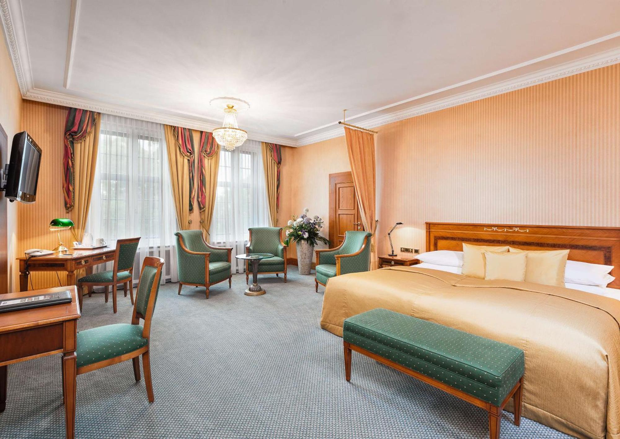 Western Premier Grand Russischer Hof Hotel 4*