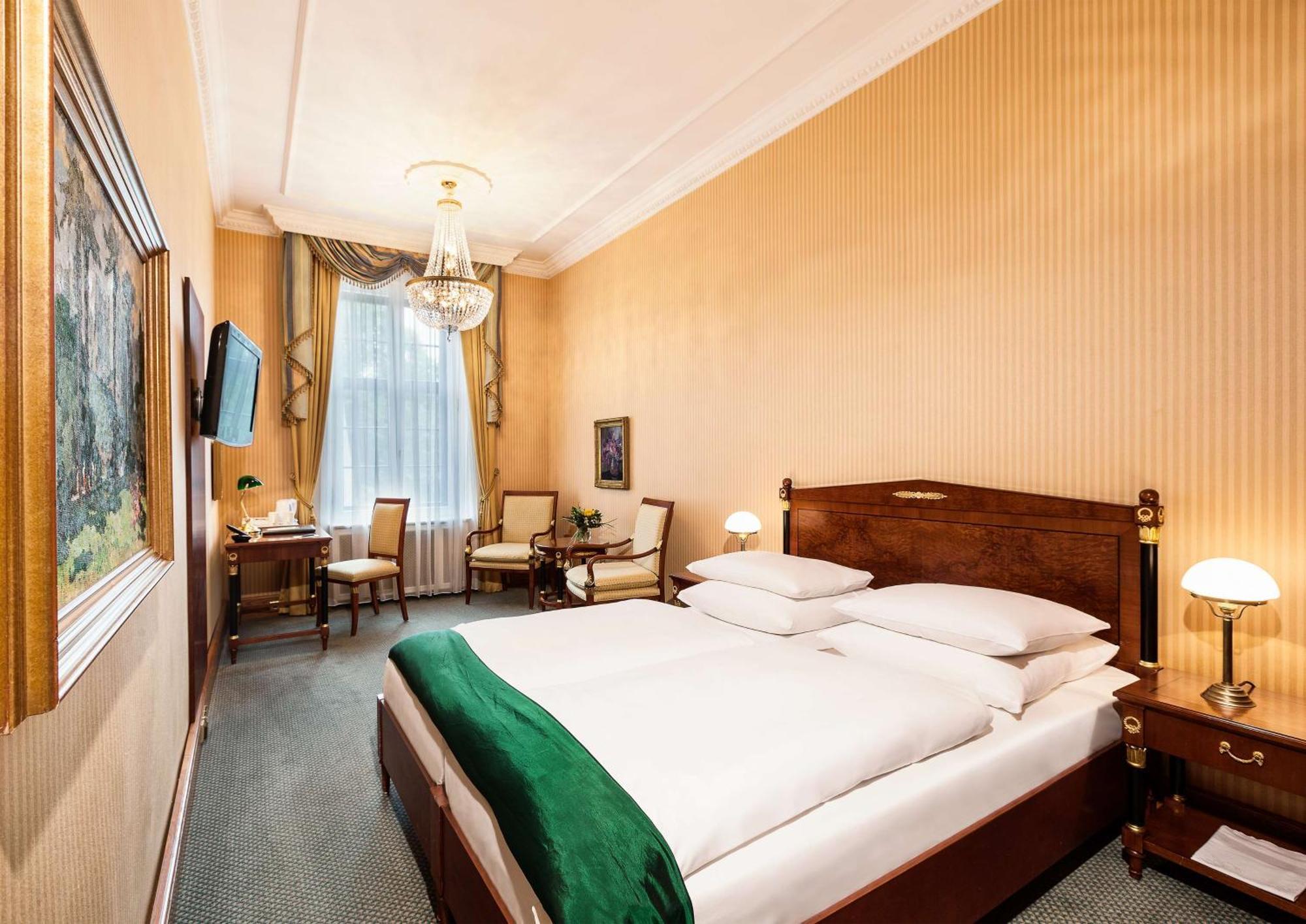 Western Premier Grand Russischer Hof Hotel 4*