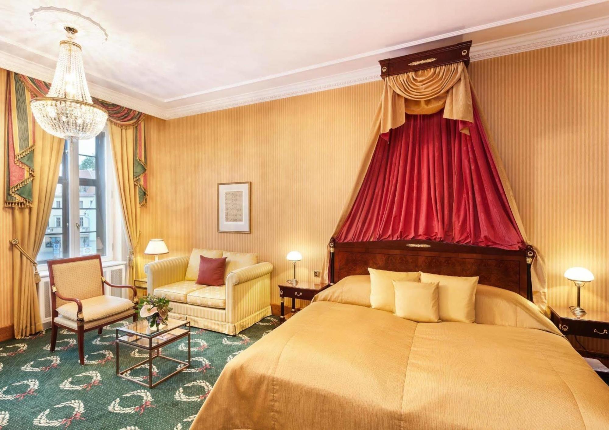 Western Premier Grand Russischer Hof 4*